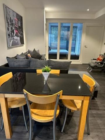 Apartmán Stunning Flat With Parking Free Near Sutton Station Cheam Exteriér fotografie