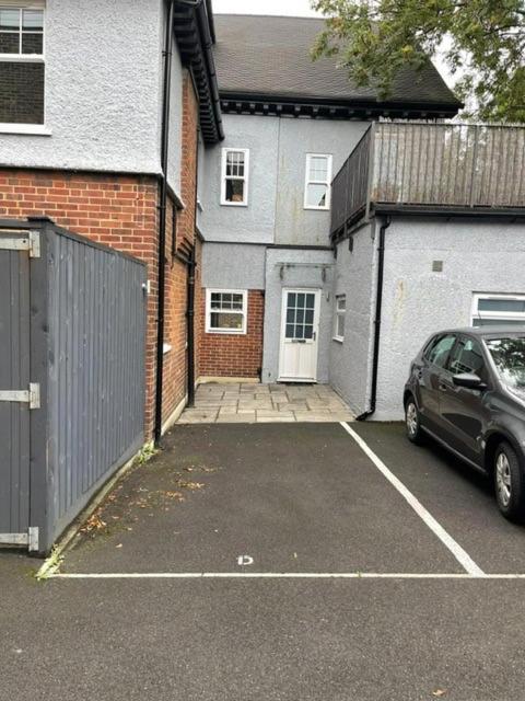 Apartmán Stunning Flat With Parking Free Near Sutton Station Cheam Exteriér fotografie